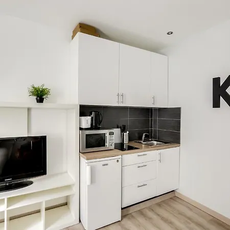 132 Brancion Apartment *